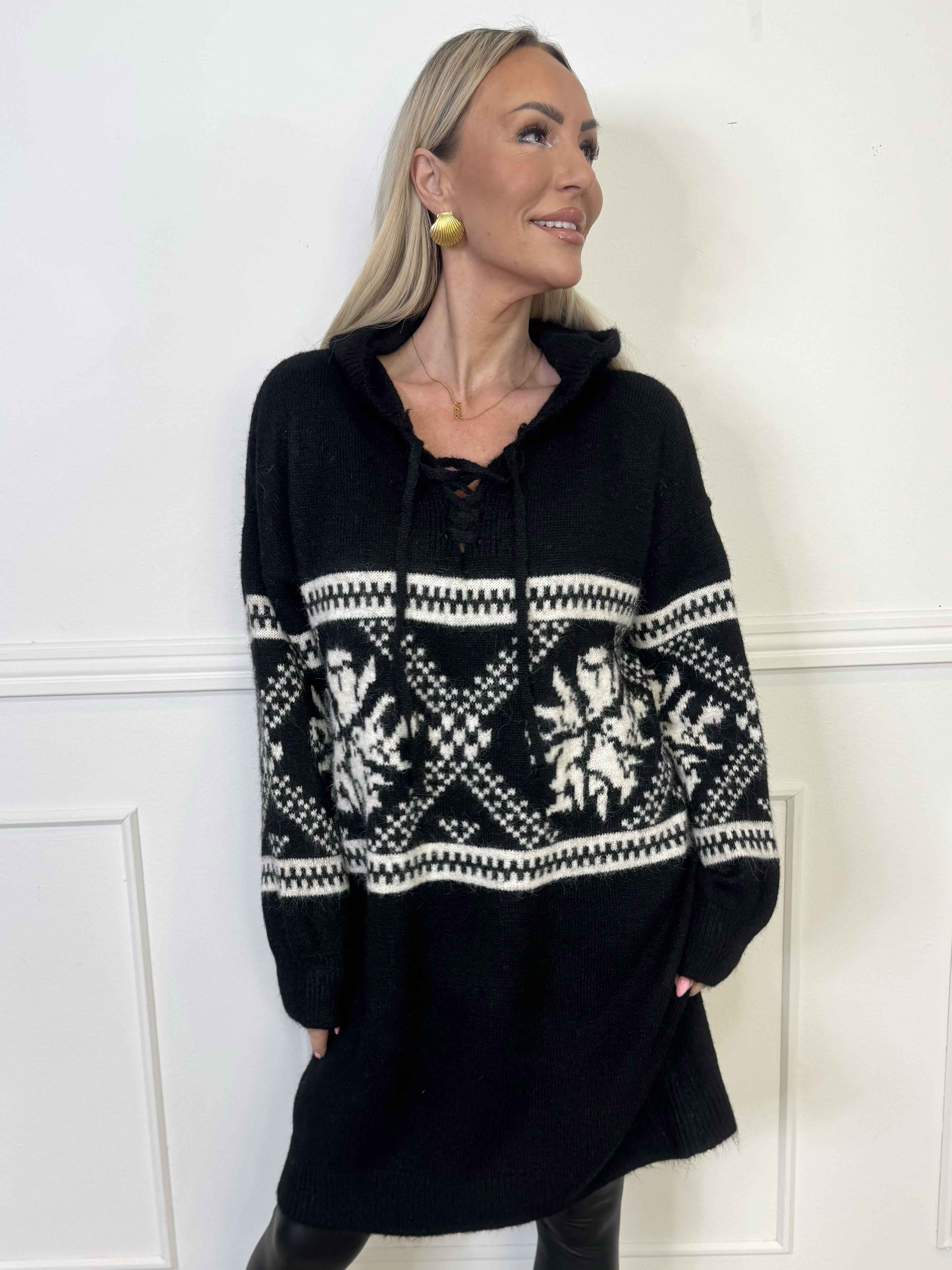 Veni Long - Blød mønstret strikkjole med hætte